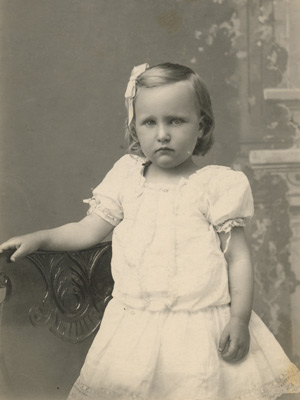 little girl circa 1910s