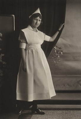 nurse portrait circa 1910s