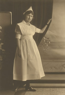 nurse portrait circa 1910s